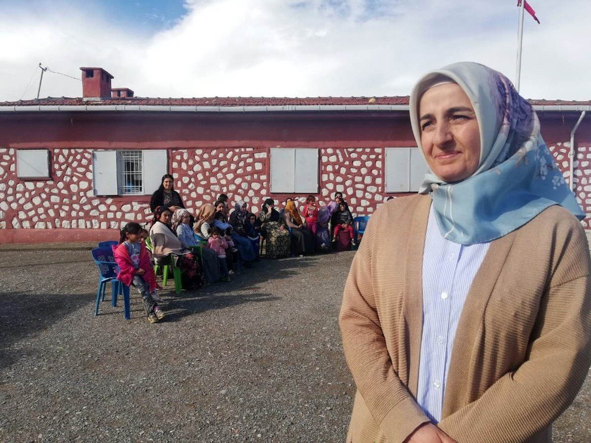 Aydınlı Gelin Mardin\'de Muhtar Oldu