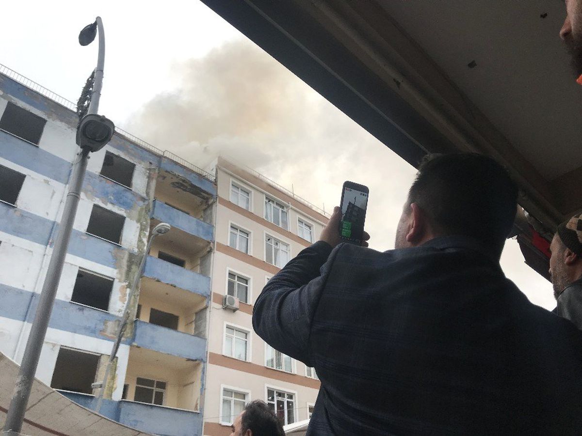 Bahçelievler\'de 5 Katlı Boş Binada Yangın