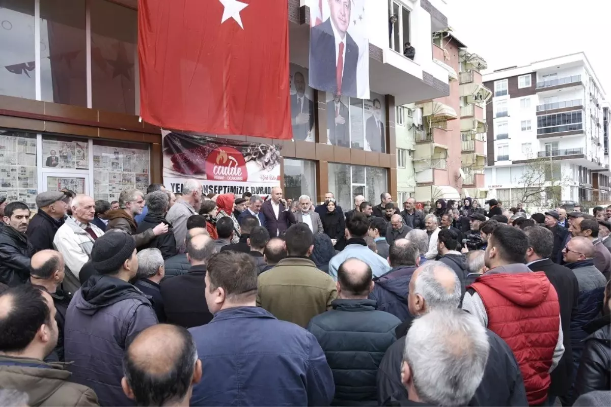 Başkan Togar Tebrikleri Kabul Ediyor