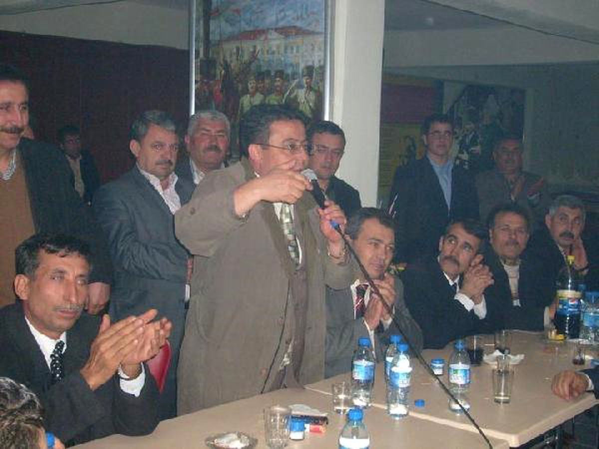 Beldeyken Başkanlık Yaptı, Köy Olunca Muhtar Oldu