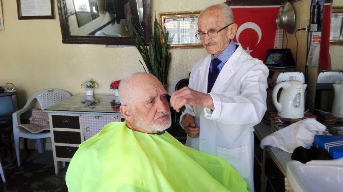 Bu Berberin Malzemeler Neredeyse 100 Yıllık