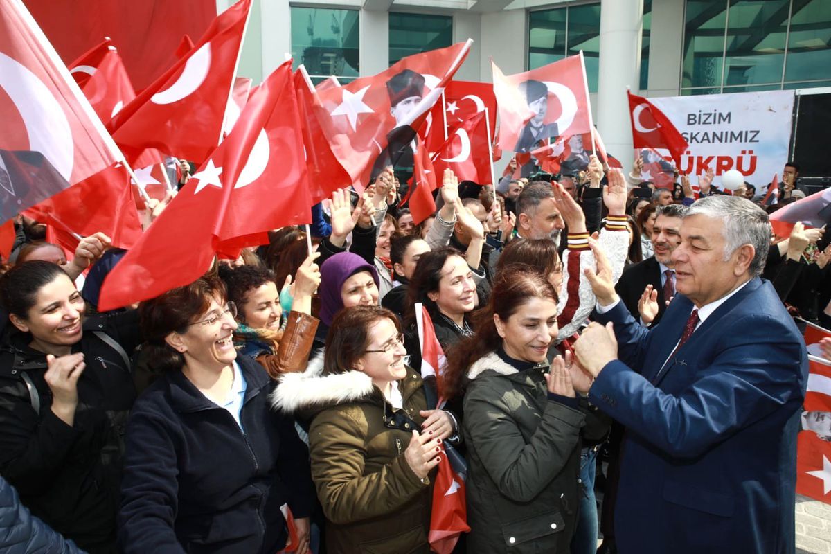 Çalışma Arkadaşlarından Şükrü Genç\'e Davullu - Zurnalı Karşılama
