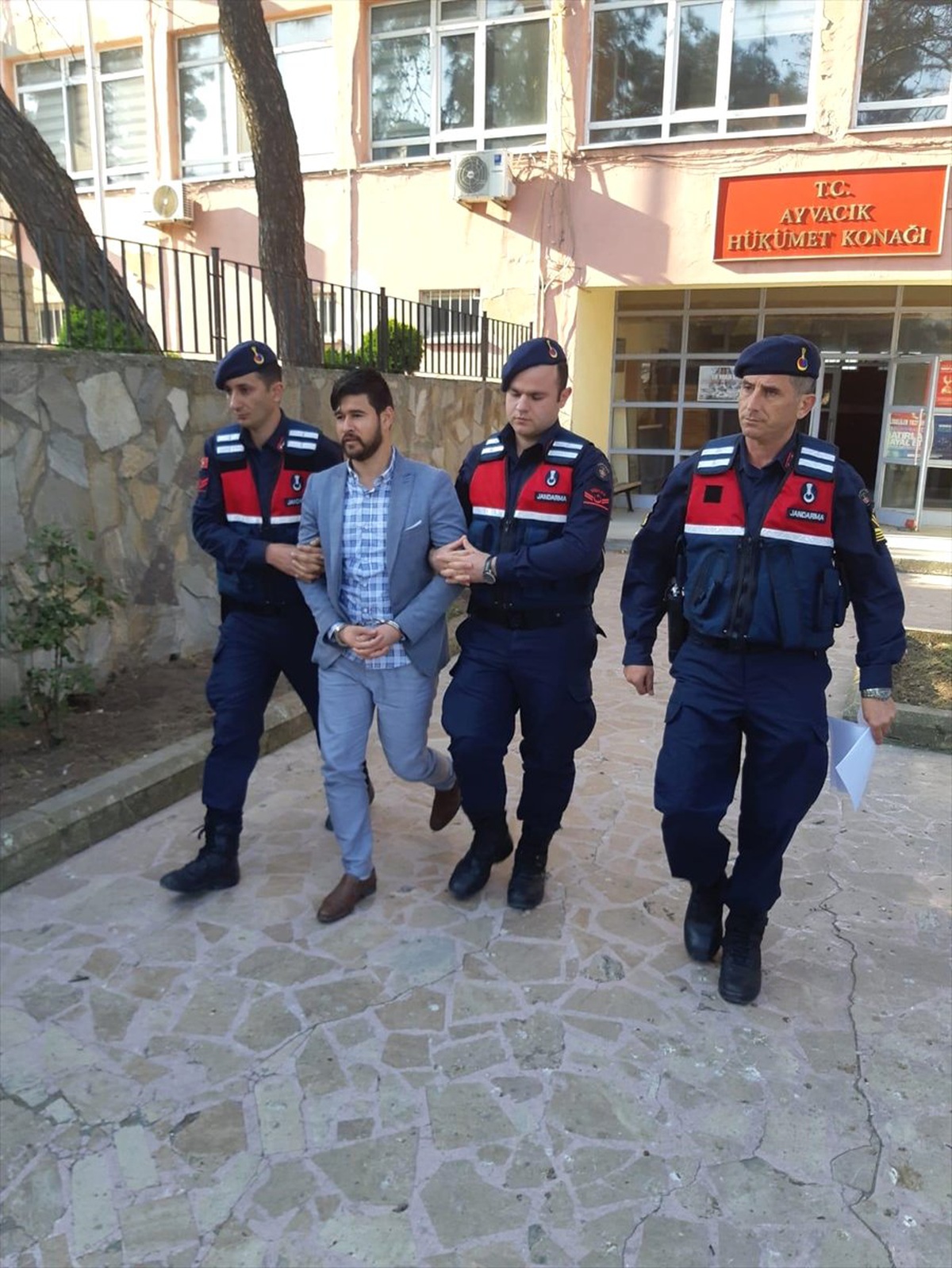 Çanakkale\'de Düzensiz Göçmenleri Taşıyan Teknenin Batması