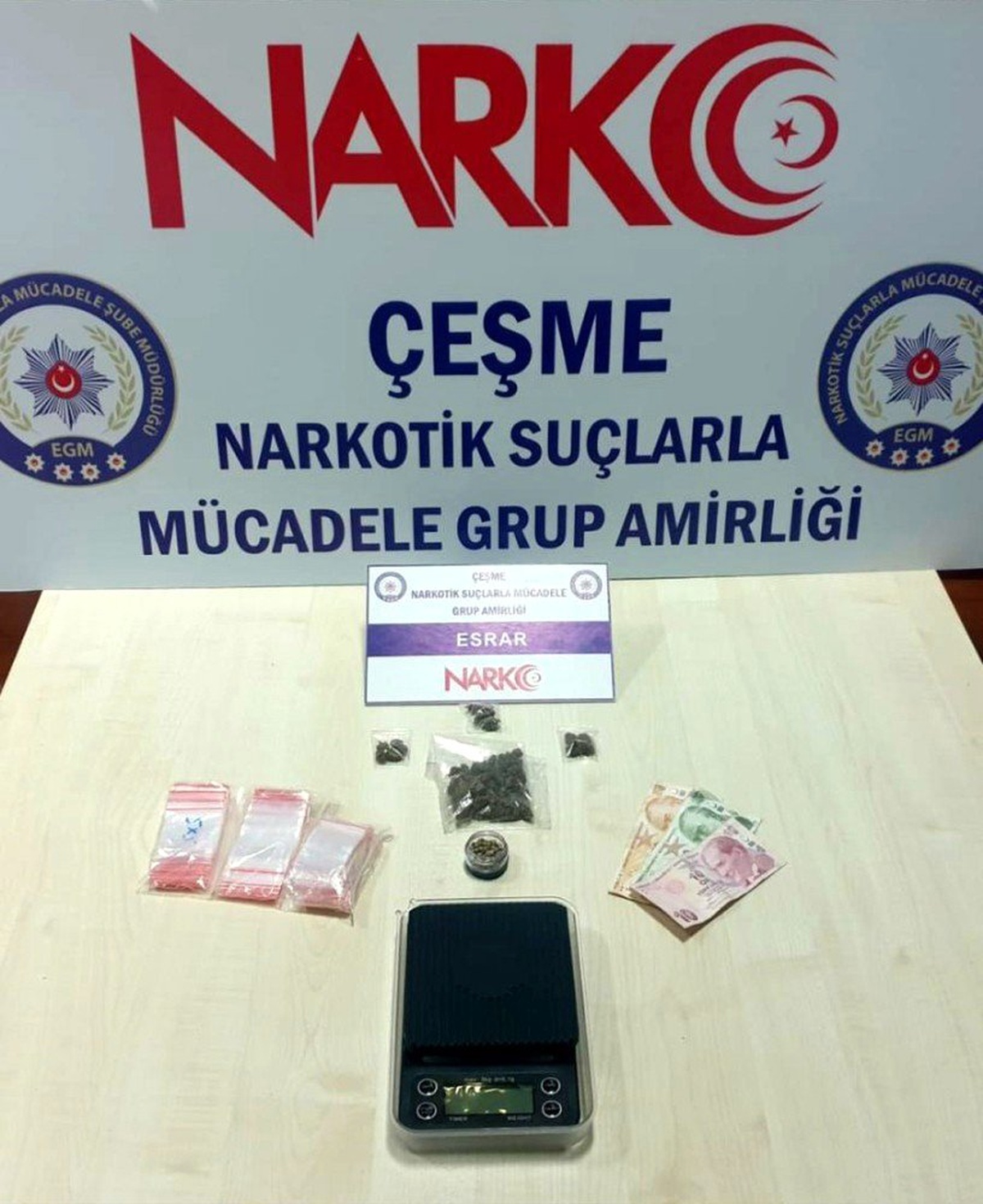 Çeşme\'de Uyuşturucuya Geçit Vermiyorlar