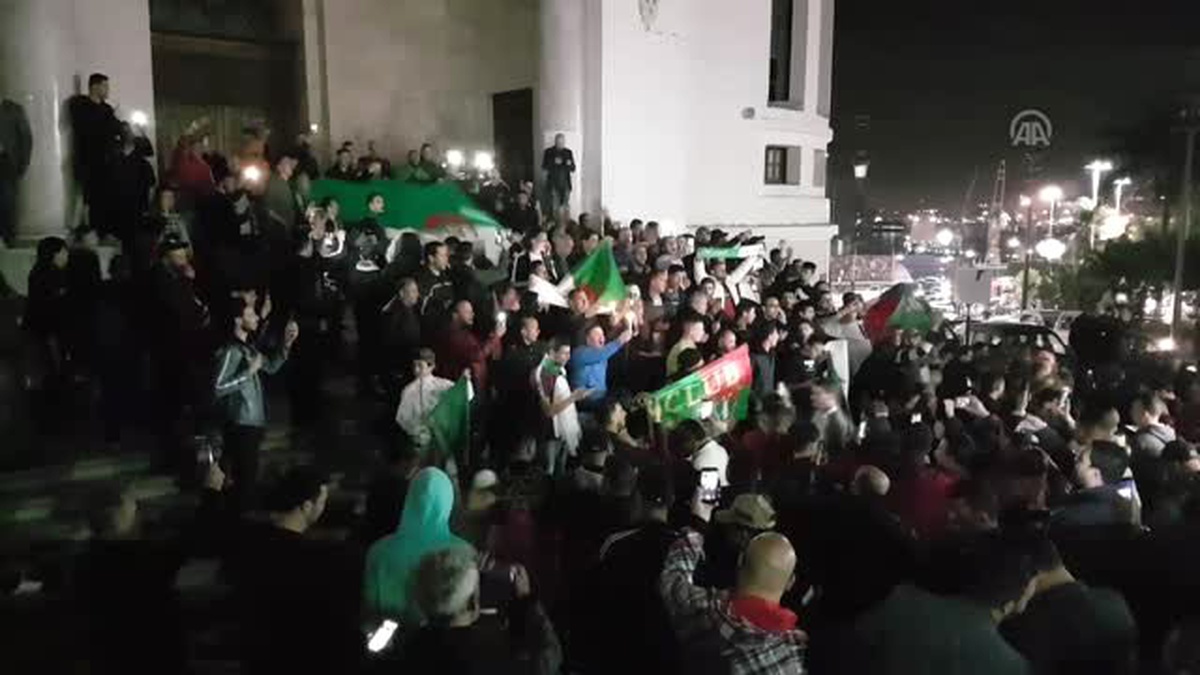 Cezayir Cumhurbaşkanı Buteflika İstifa Etti