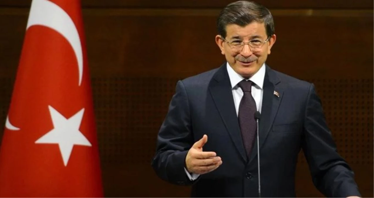 Davutoğlu\'nun Eski Danışmanı, Yeni Parti Kurulacağının Sinyalini Verdi