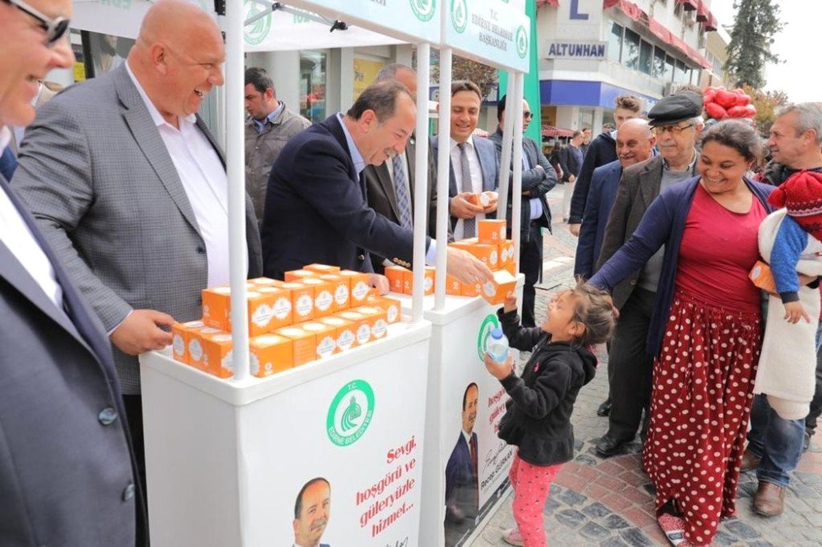 Edirne\'de 10 Bin Adet Kandil Simidi İkramı