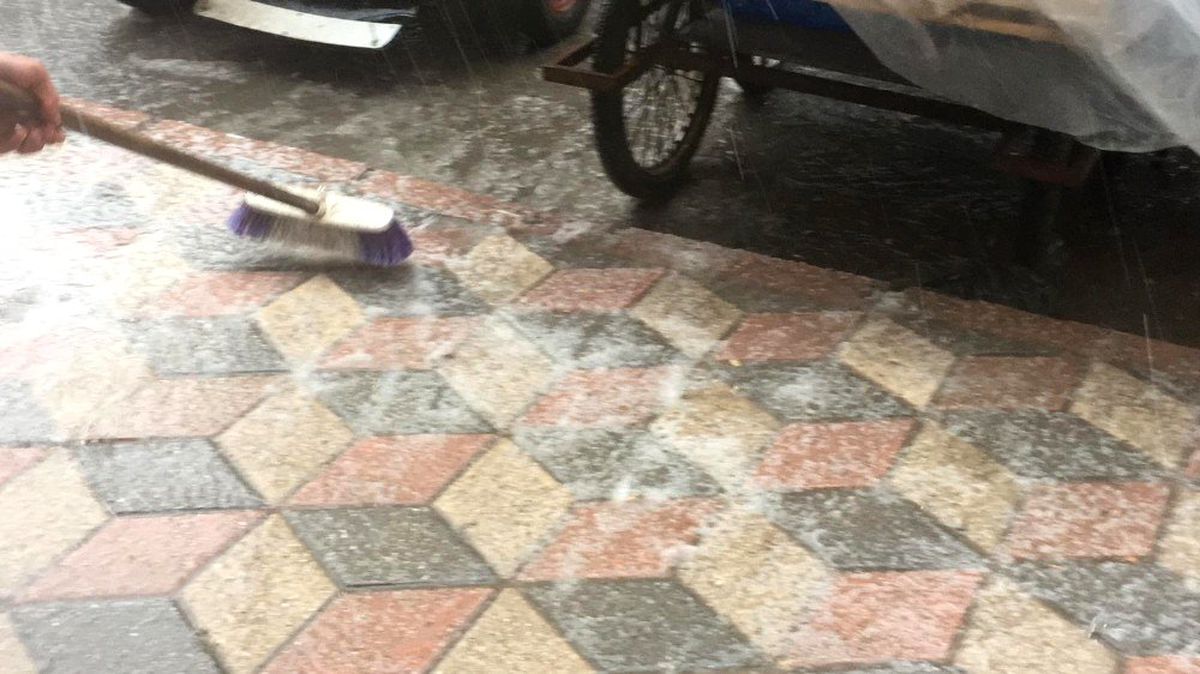 Elazığ\'da, Kısa Süreli Dolu Etkili Oldu