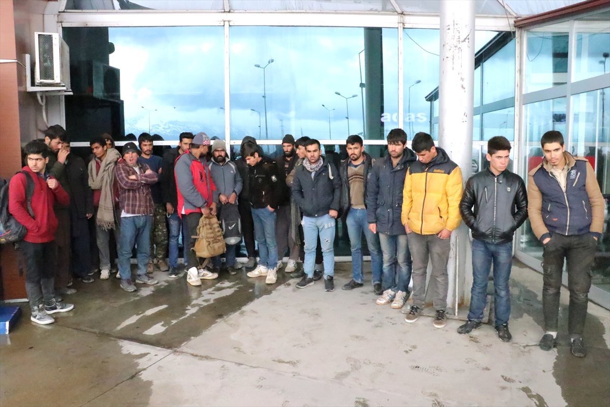 Erzincan\'da 58 Düzensiz Göçmen Yakalandı
