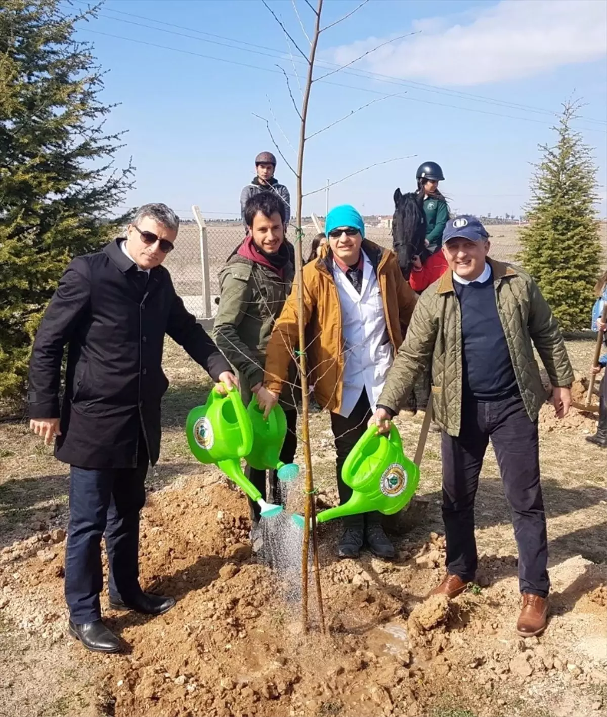 Fidan Dikimine Atlarla Eşlik Ettiler