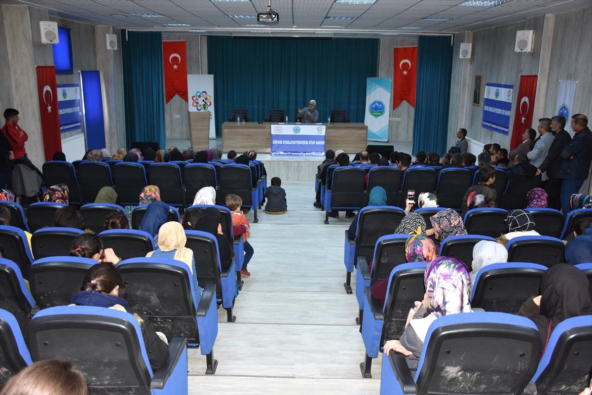 Hakkari\'de "Okur Yazar Buluşması"