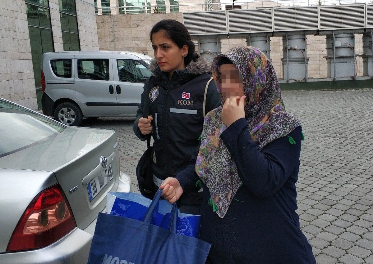 Havalimanında Sahte Kimlikle Yakalanan Fetö\'cü Kadın Tutuklandı