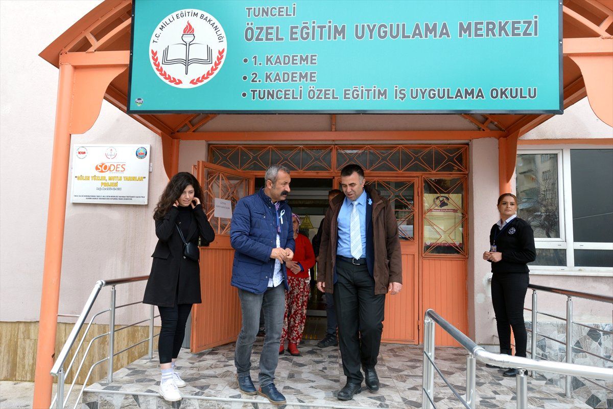 İlk Ziyaretini Tunceli Özel Eğitim Uygulama Merkezi\'ne Yaptı