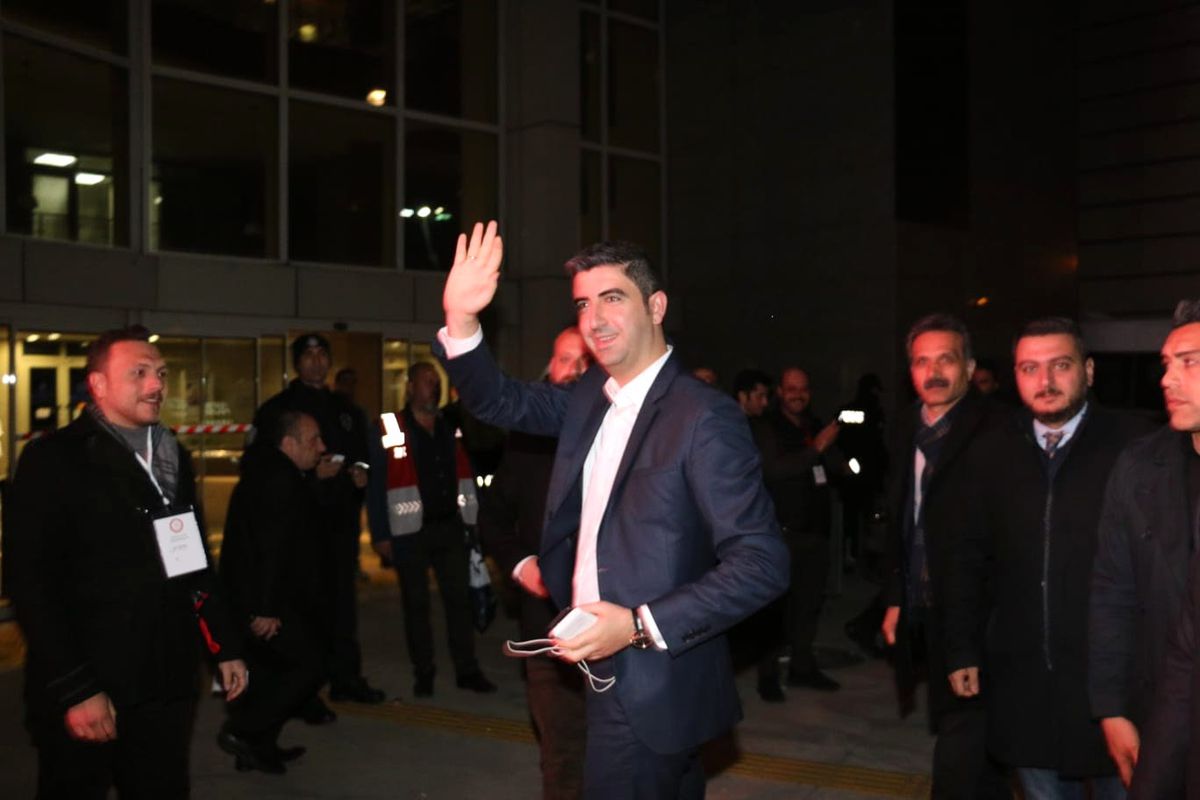 İstanbul\'da En Genç Başkan Kartal\'da, Gökhan Yüksel Kazandı