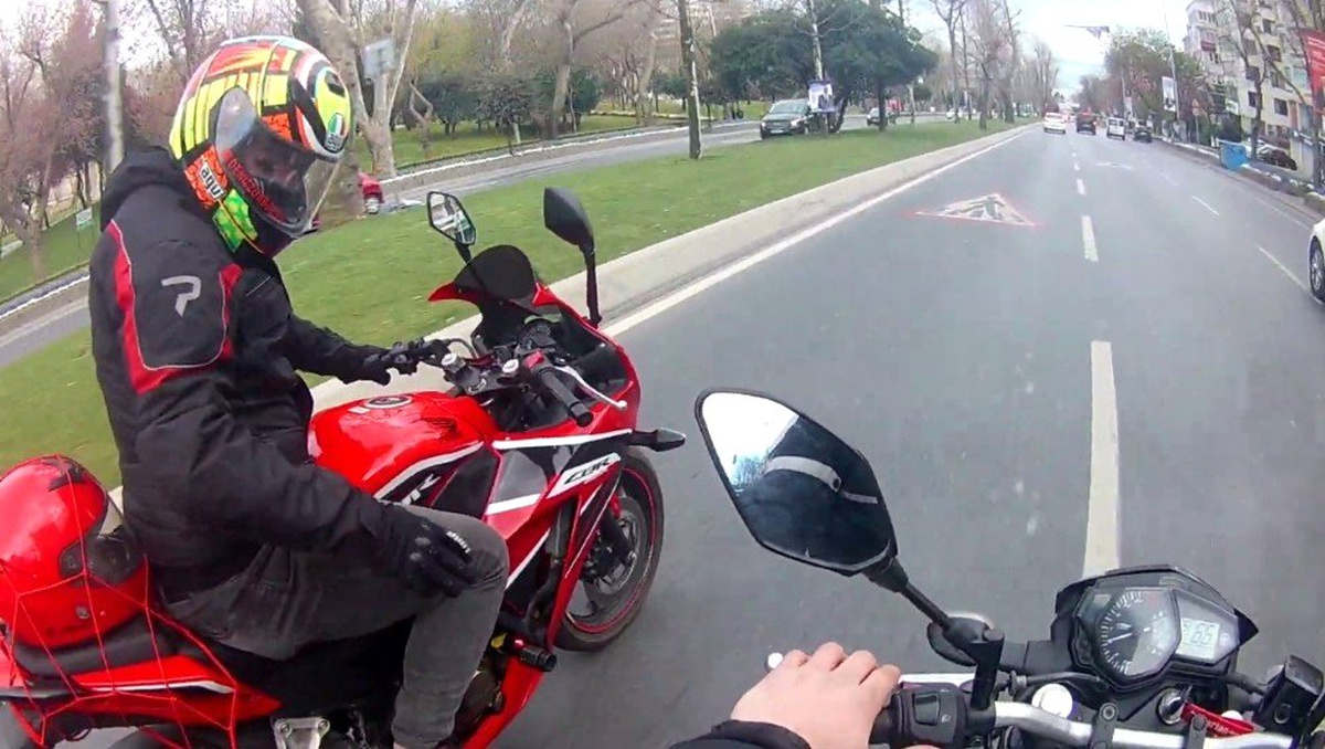 İstanbul\'da Feci Motosiklet Kazası Kamerada