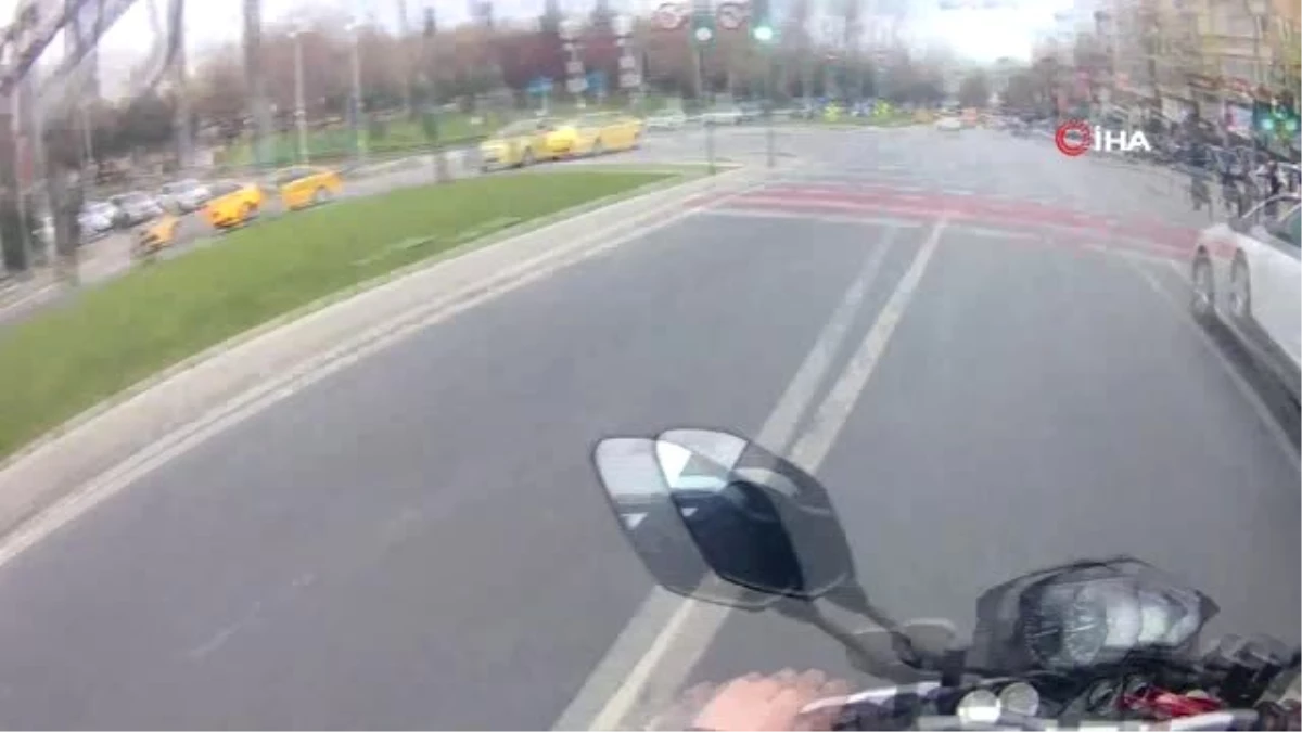 İstanbul\'da Feci Motosiklet Kazası Kamerada