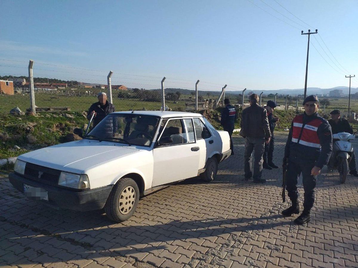 Jandarma Balıkesir\'de Aranan 76 Kişiyi Yakaladı