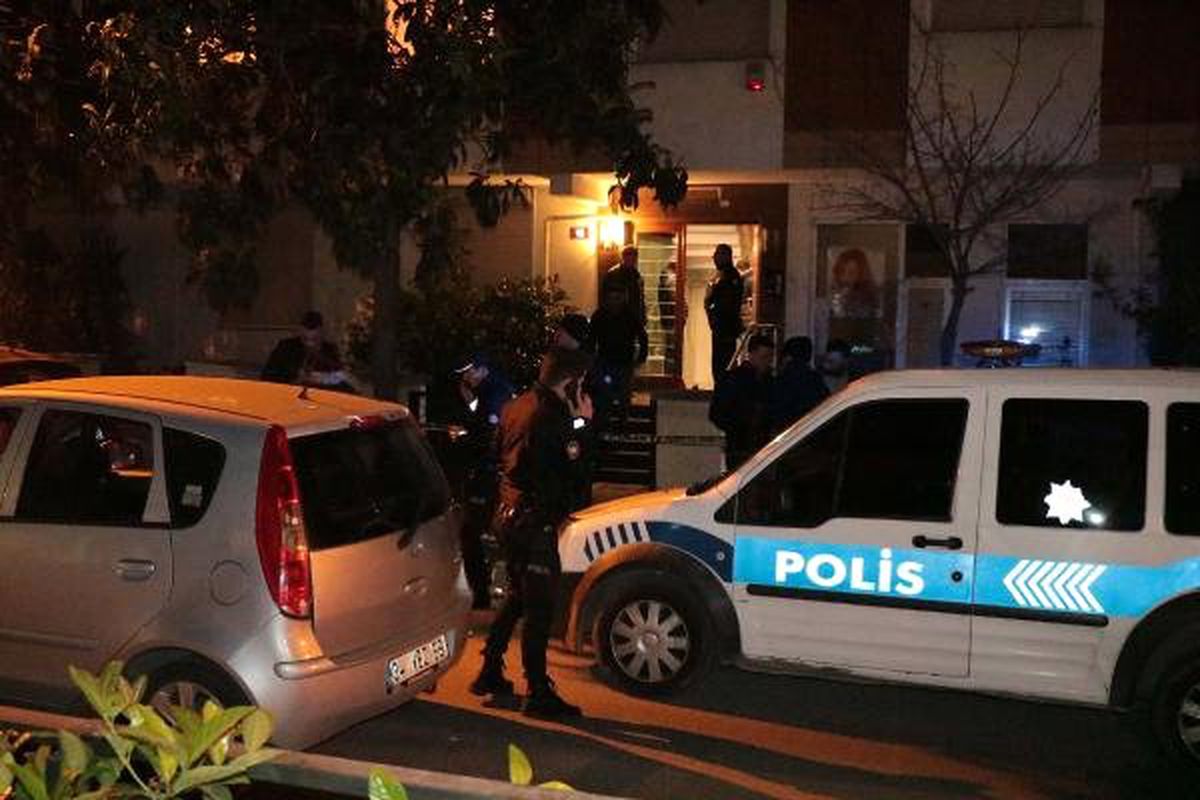 Kadıköy\'de Ortaklar Arasında Silahlı Kavga: 2 Yaralı