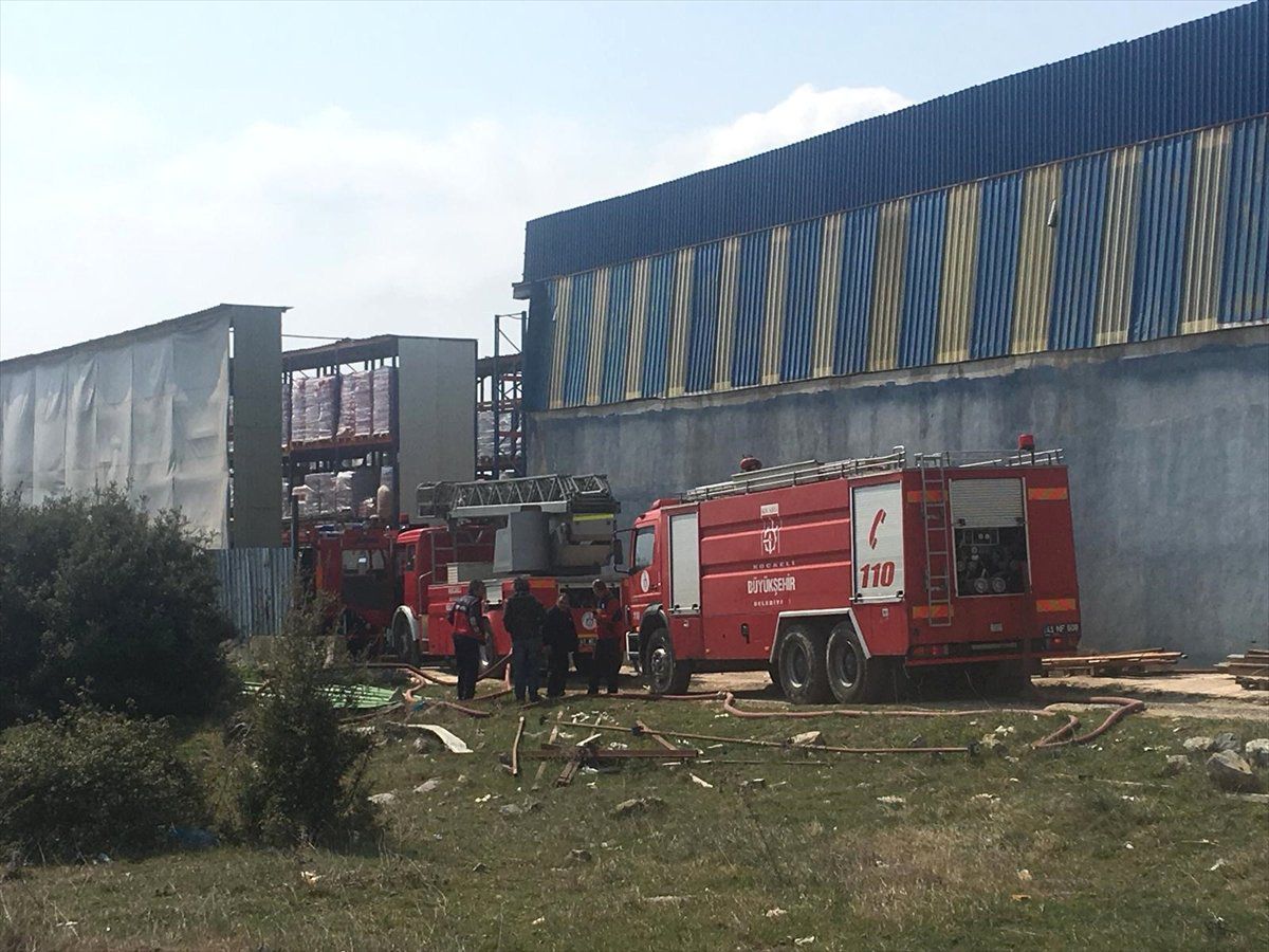 Kocaeli\'de Fabrika Yangını