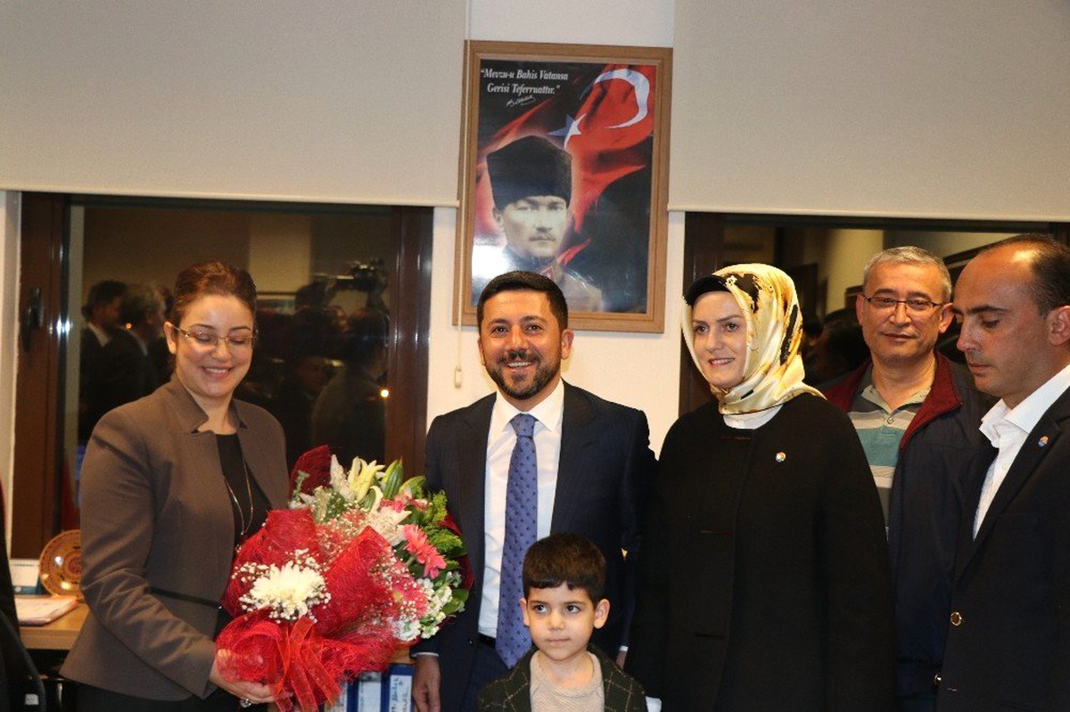Nevşehir Belediye Başkanı Rasim Arı Mazbatasını Aldı