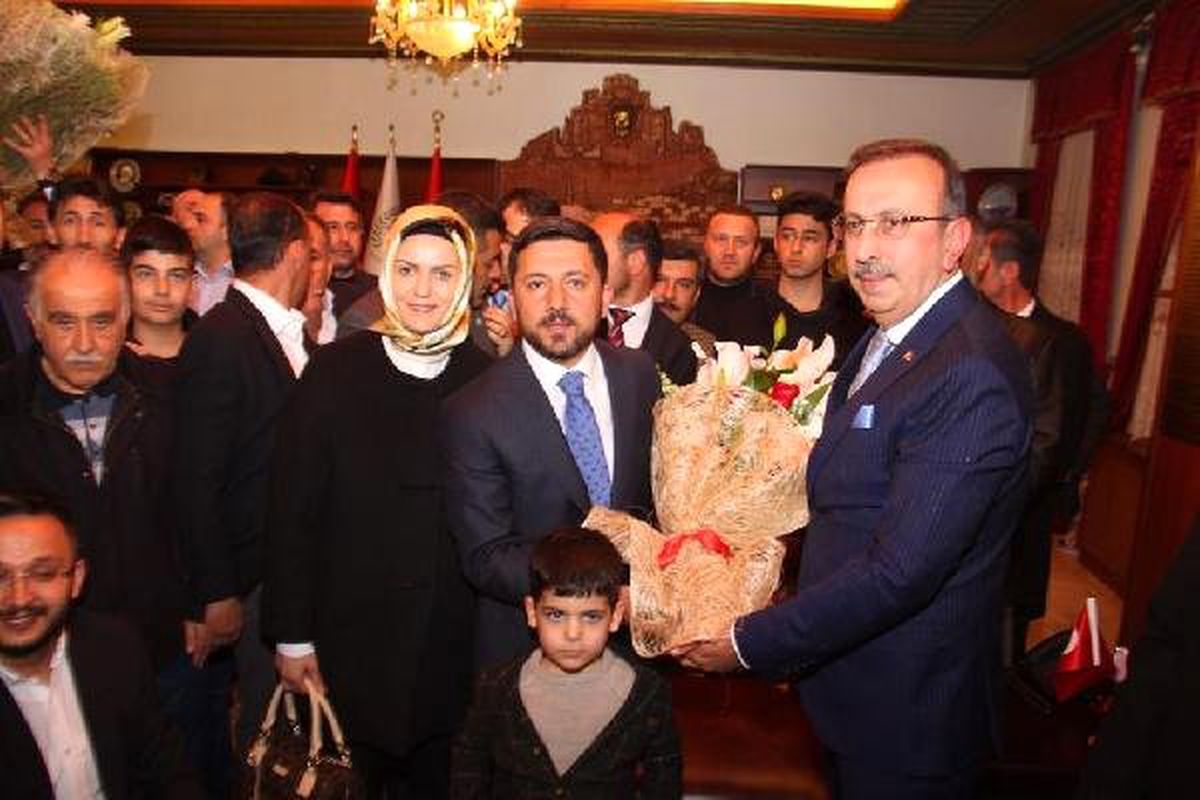 Nevşehir Belediye Başkanı Seçilen Arı, Görevine Başladı