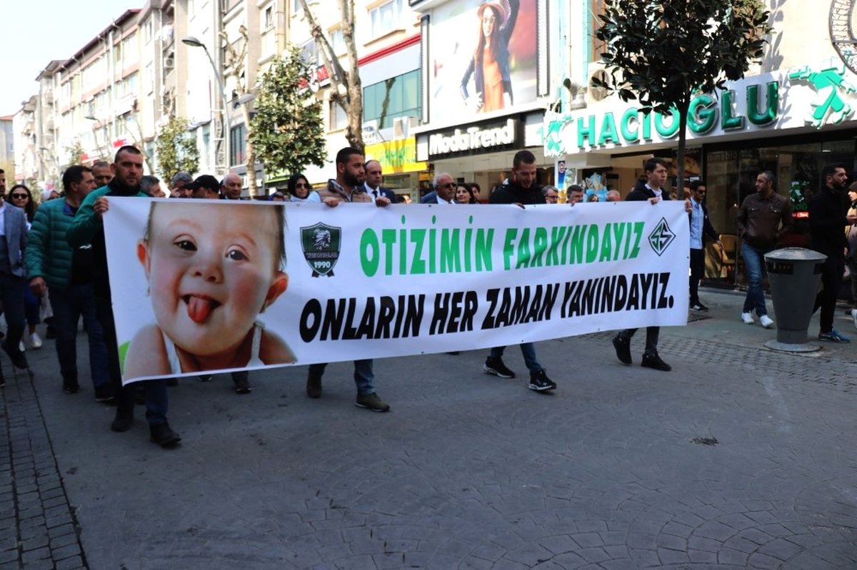 Otizm Farkındalığı İçin Yürüdüler