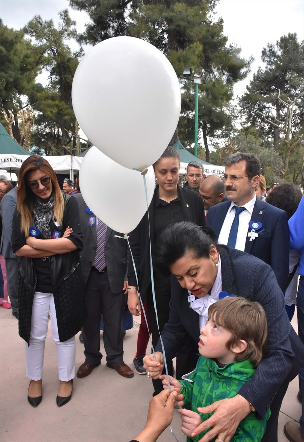 Otizmlilerden Gökyüzüne Renkli Balonlar
