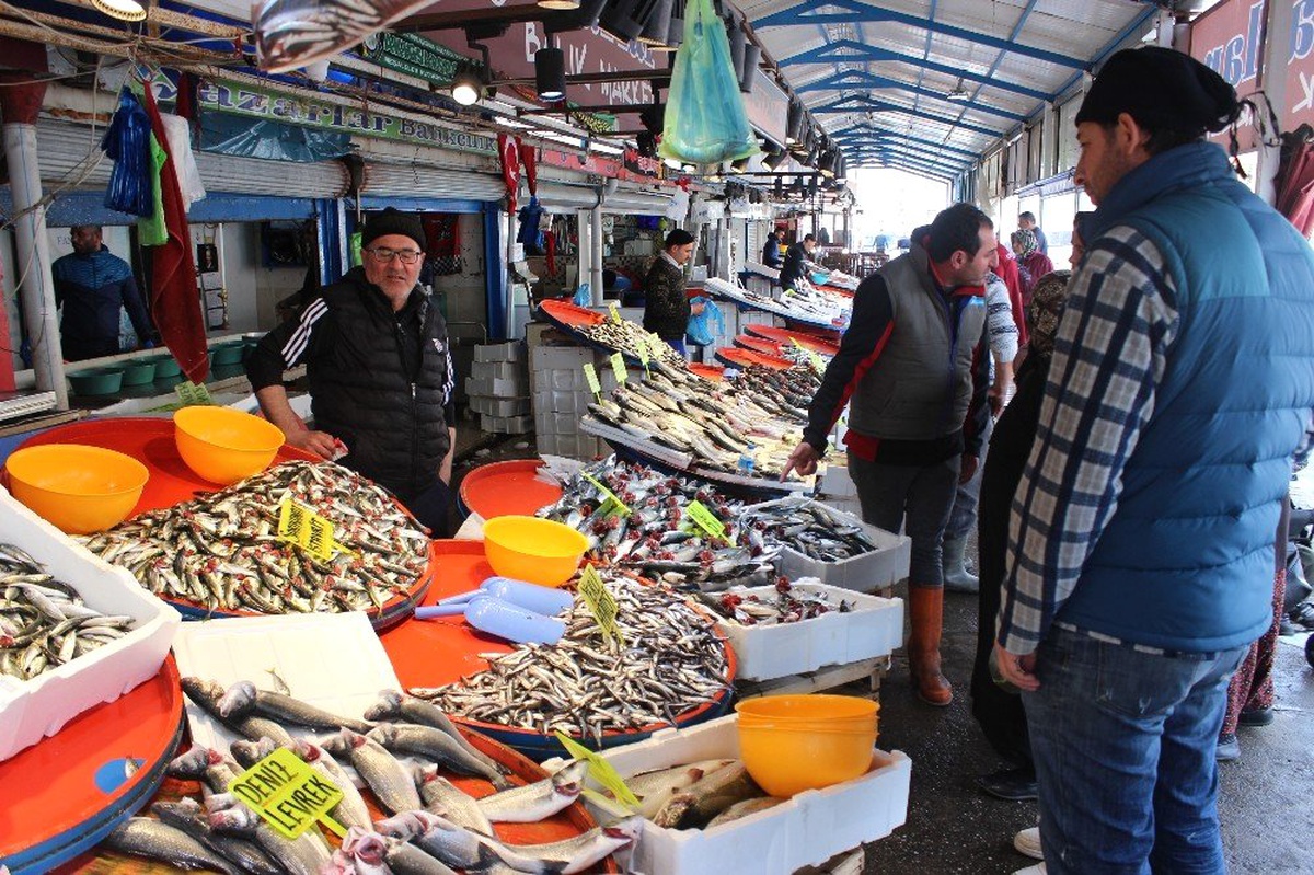 Tezgahlarda Balık Çeşitliliği Arttı, Fiyat Düştü