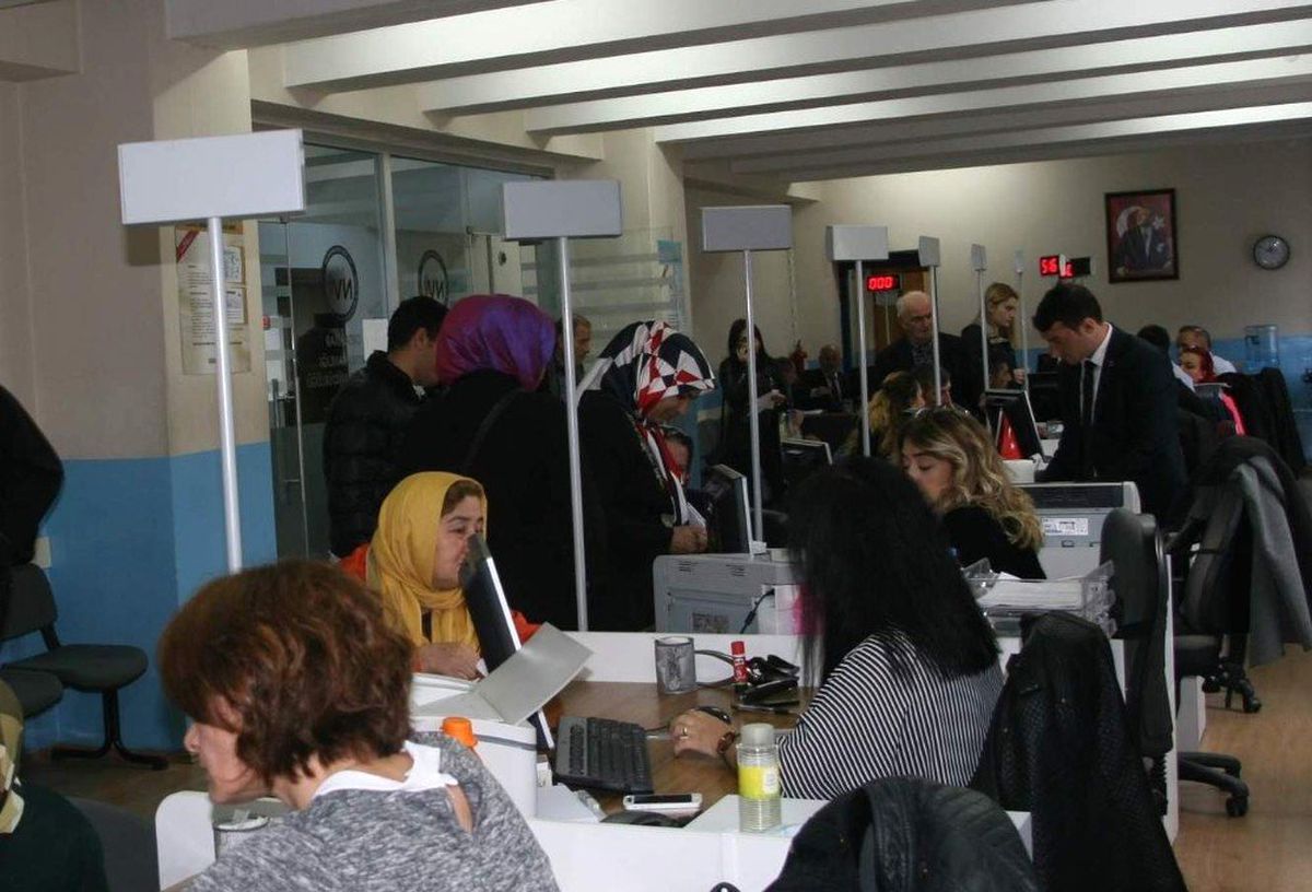 Trabzon\'da Yaklaşık 100 Bin Kişi Seçimde Farklı Yerde Oy Kullanmak İçin Adres Bildirimde Bulundu