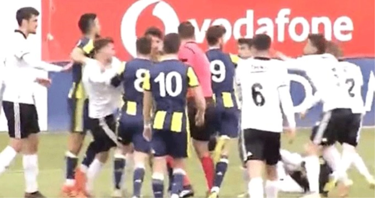 Beşiktaş - Fenerbahçe U21 Derbisinde Ortalık Karıştı