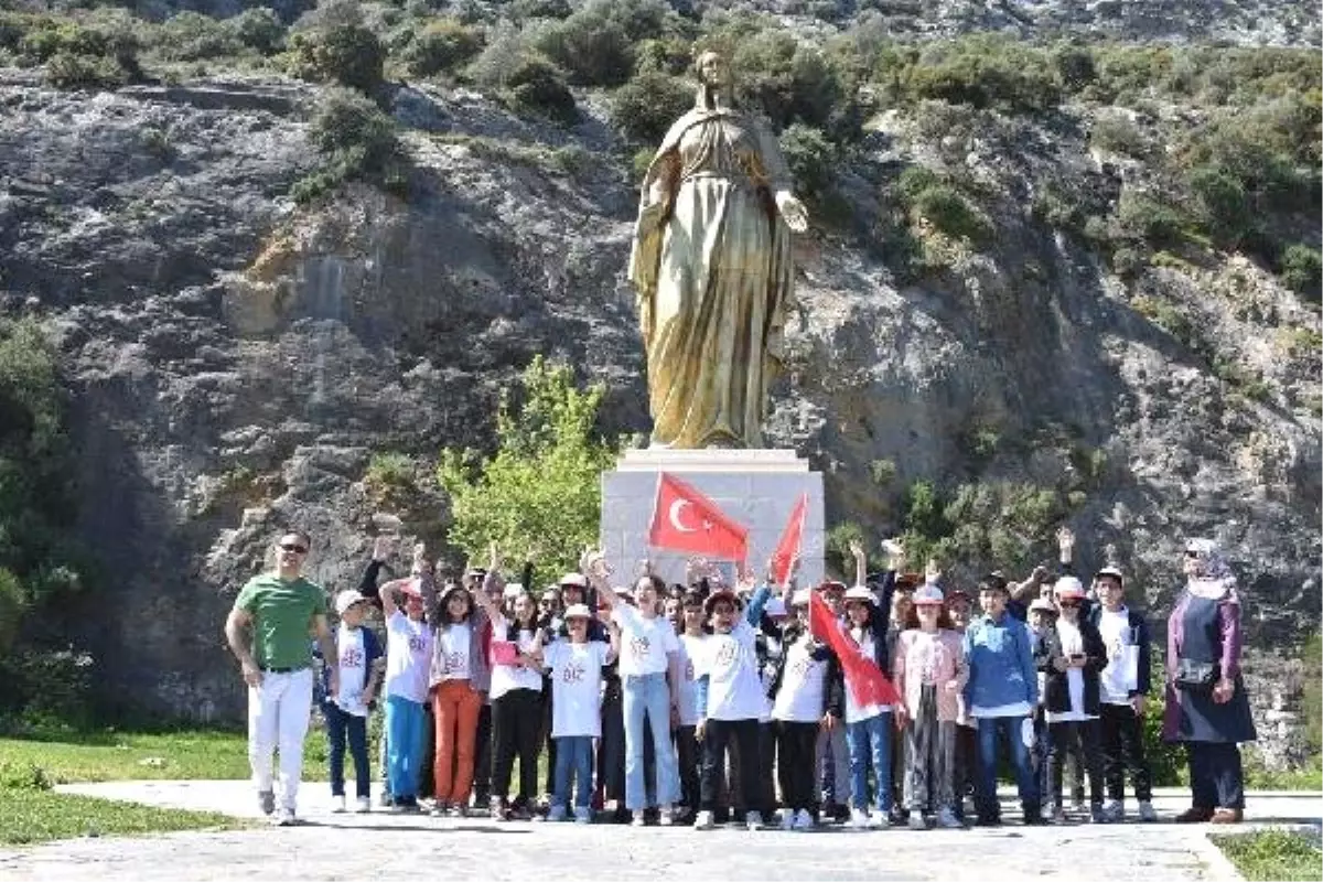 Vanlı Öğrenciler İzmir\'i Gezdi