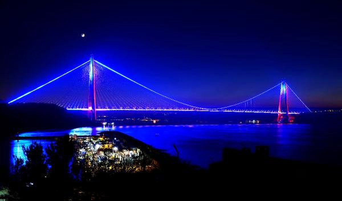 Yavuz Sultan Selim Köprüsü Otizm Farkındalık Günü\'nde Mavi Olacak