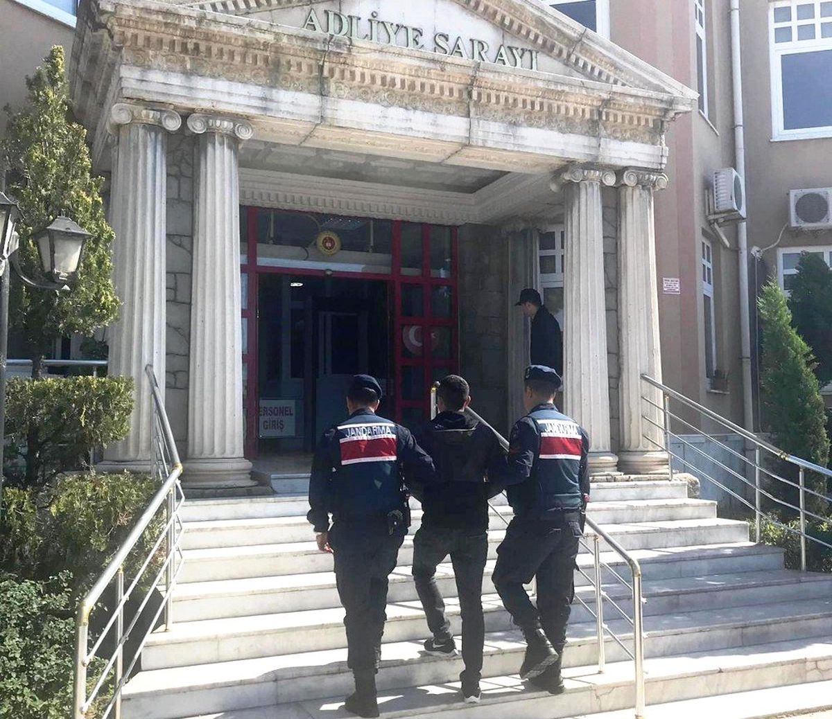 16 Dosyadan 21 Yıl Kesinleşmiş Hapsi Olan ve 24 Suçtan Aranan Suç Makinesi Yakalandı