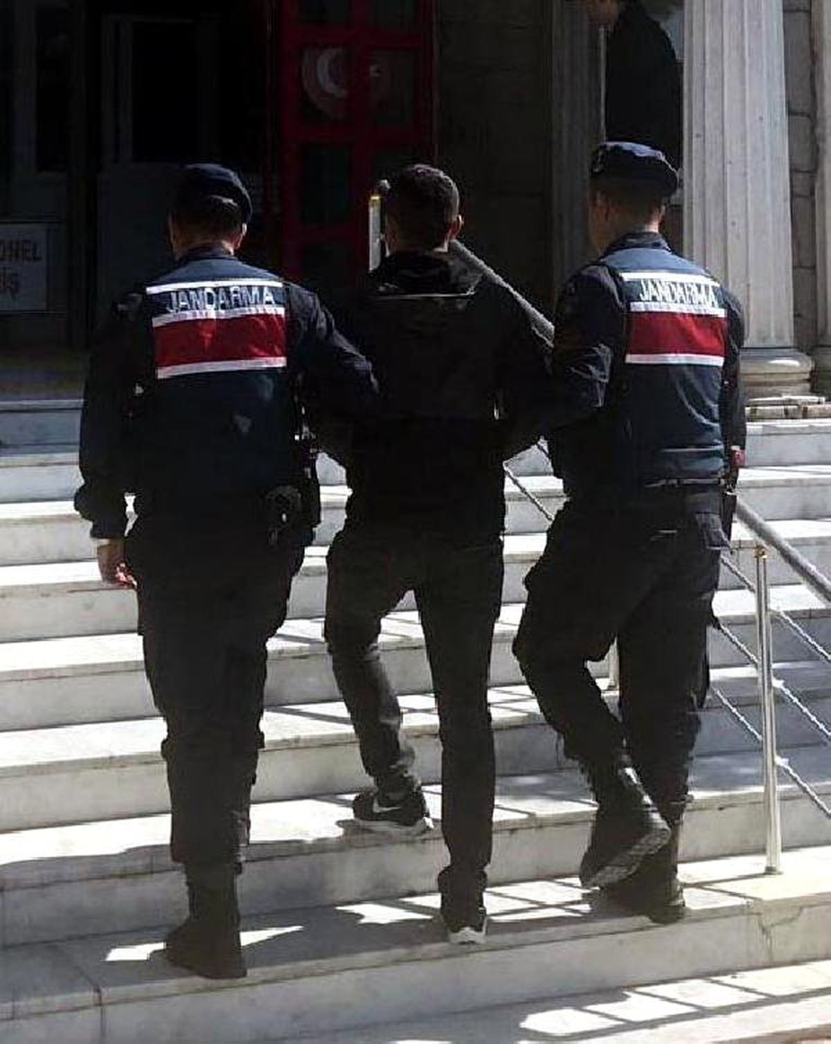 21 Yıl Hapisle Aranan Hükümlü, Sahte Kimlikle Yakalandı