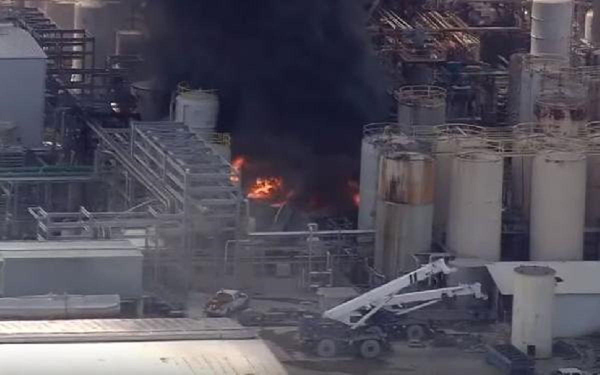 ABD\'de Kimyasal Tesiste Yangın