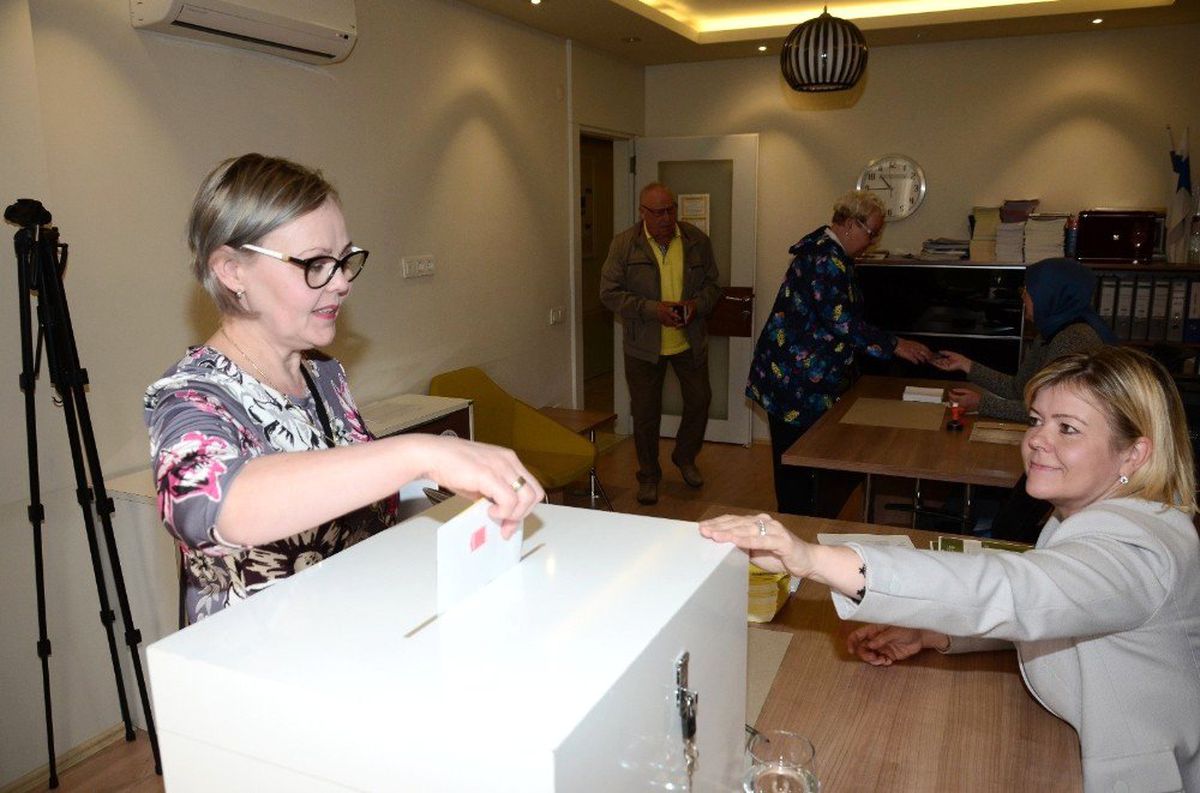 Alanya\'da Finlandiyalı Seçmenler Sandık Başına Gitti