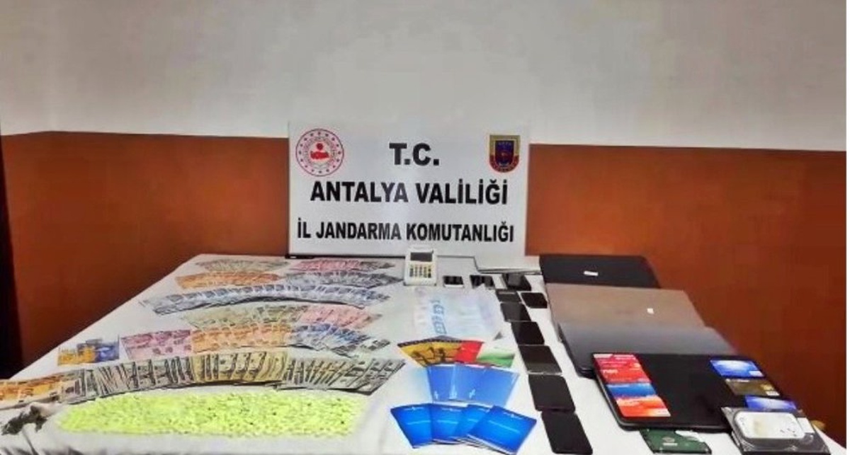 Alanya\'da Yasa Dışı Bahis Operasyonu: 8 Gözaltı