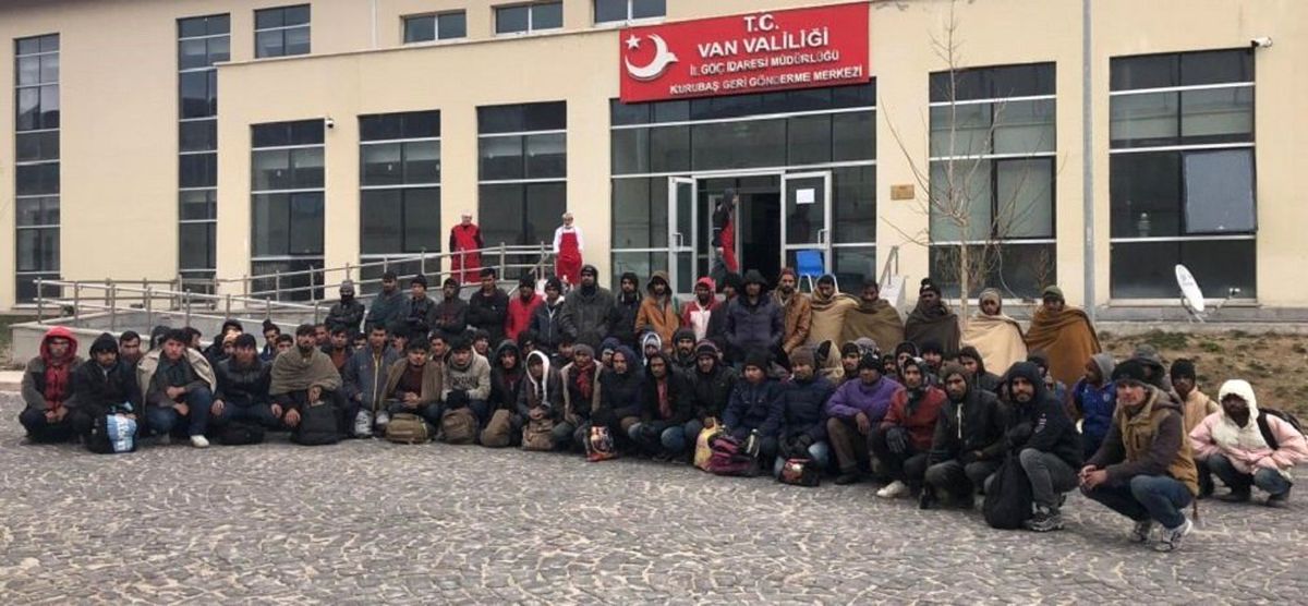 Başkale\'de 72 Kaçak Göçmen Yakalandı