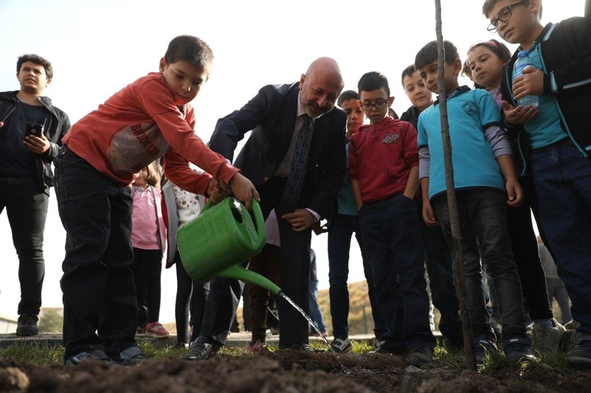 Başkan Çolakbayrakdar, "Hedefimiz; 5 Yılda 500 Bin Ağaç Dikmek"