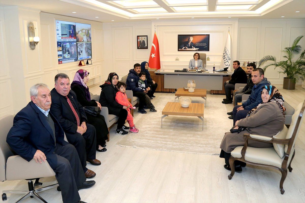 Başkan Şahin Halkın Tebriklerini Randevusuz Kabul Ediyor