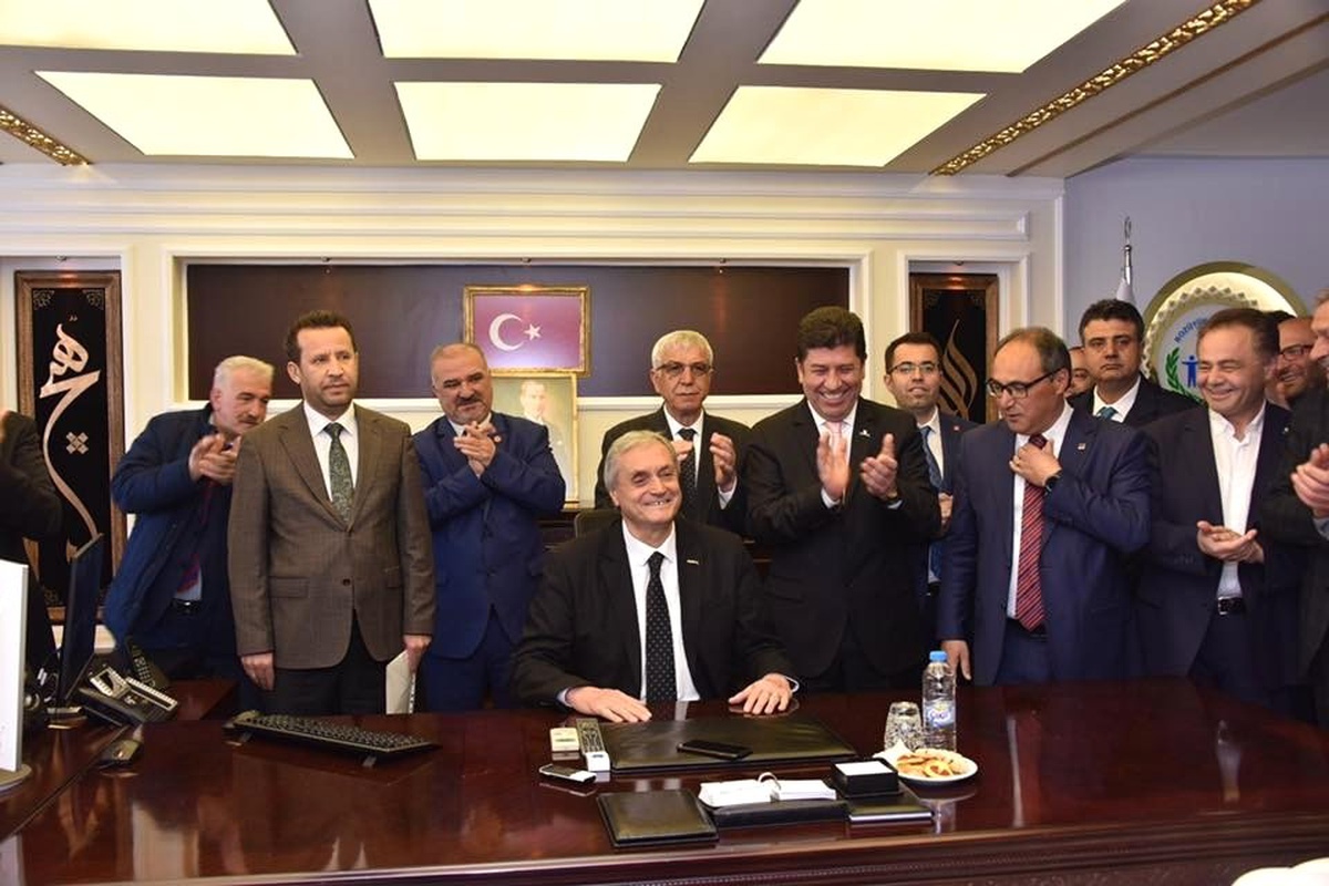 Bozüyük Belediye Başkanı Mazbatasını Alarak Göreve Başladı