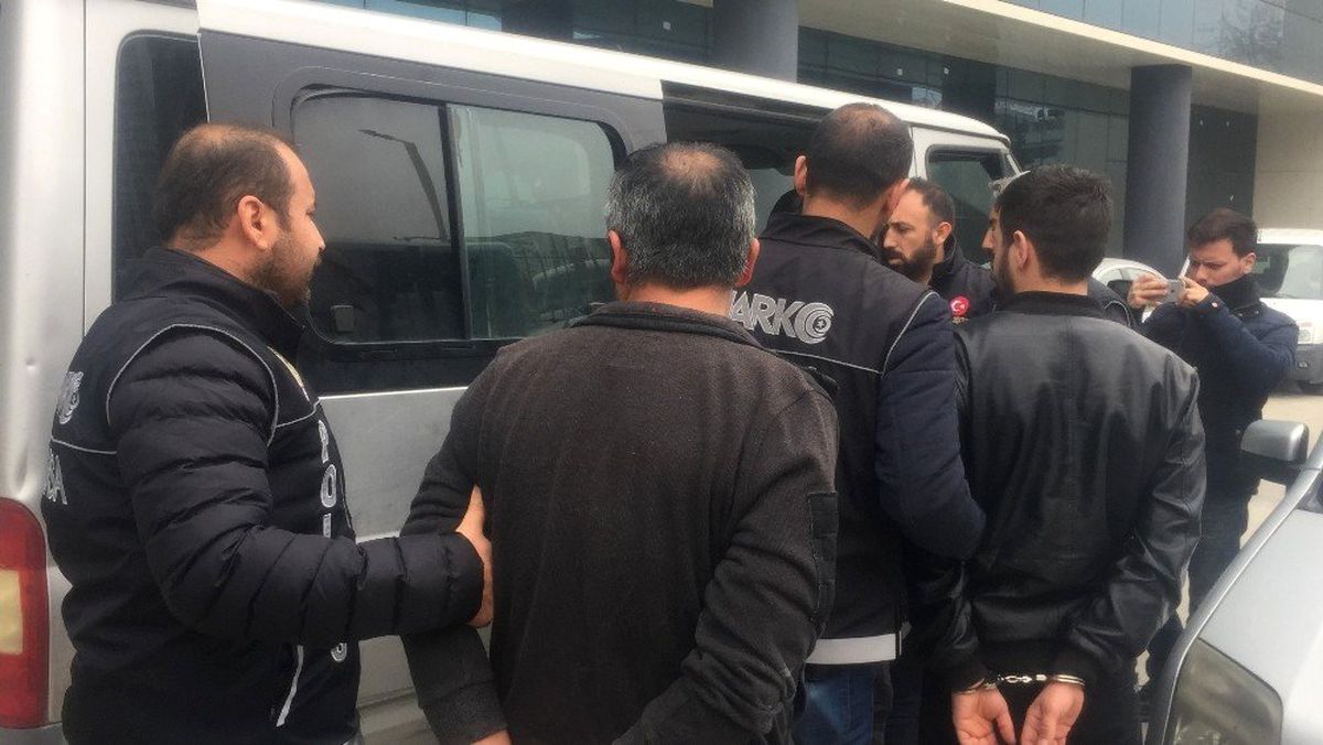 Bursa\'da Uyuşturucu Operasyonu: 5 Gözaltı