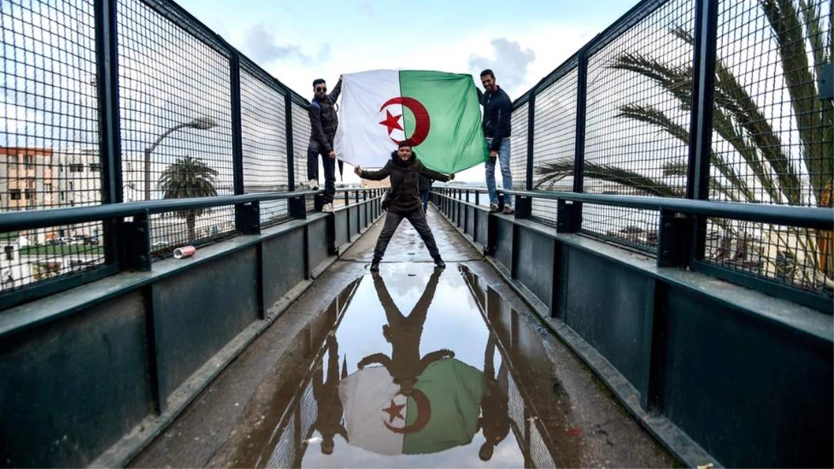 Buteflika: Cezayir\'de İstifa Eden Cumhurbaşkanının Halefi Kim Olabilir?