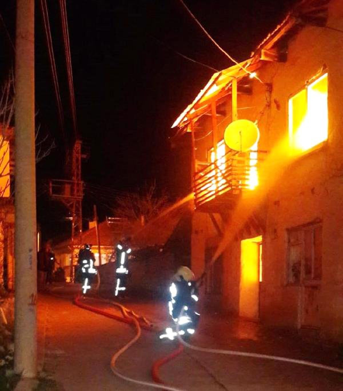 Çadırda Kalan Depremzedenin Evi Yandı