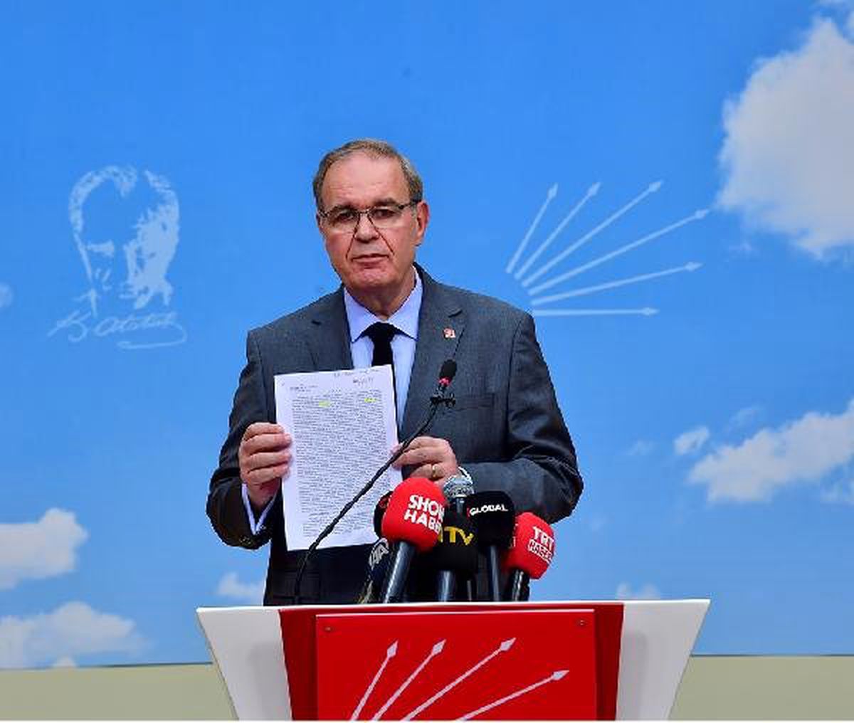 CHP\'li Öztrak: Hakkımızı da Hukukumuzu da Yedirmeyiz