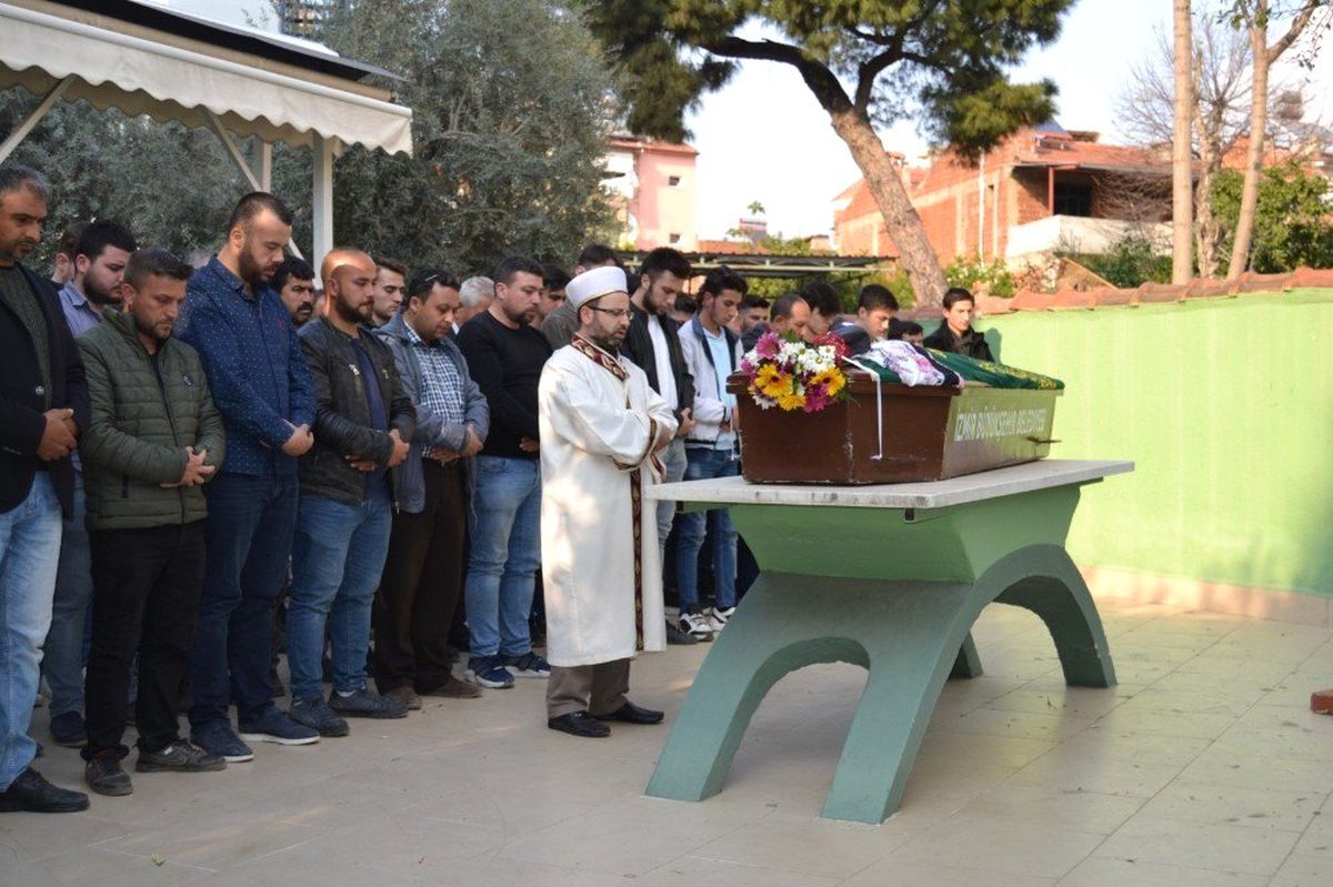 Cinayet Kurbanı Kadın Son Yolculuğuna Uğurlandı