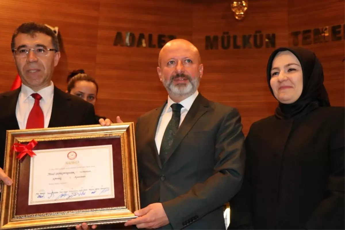 Çolakbayrakdar Mazbatasını Aldı