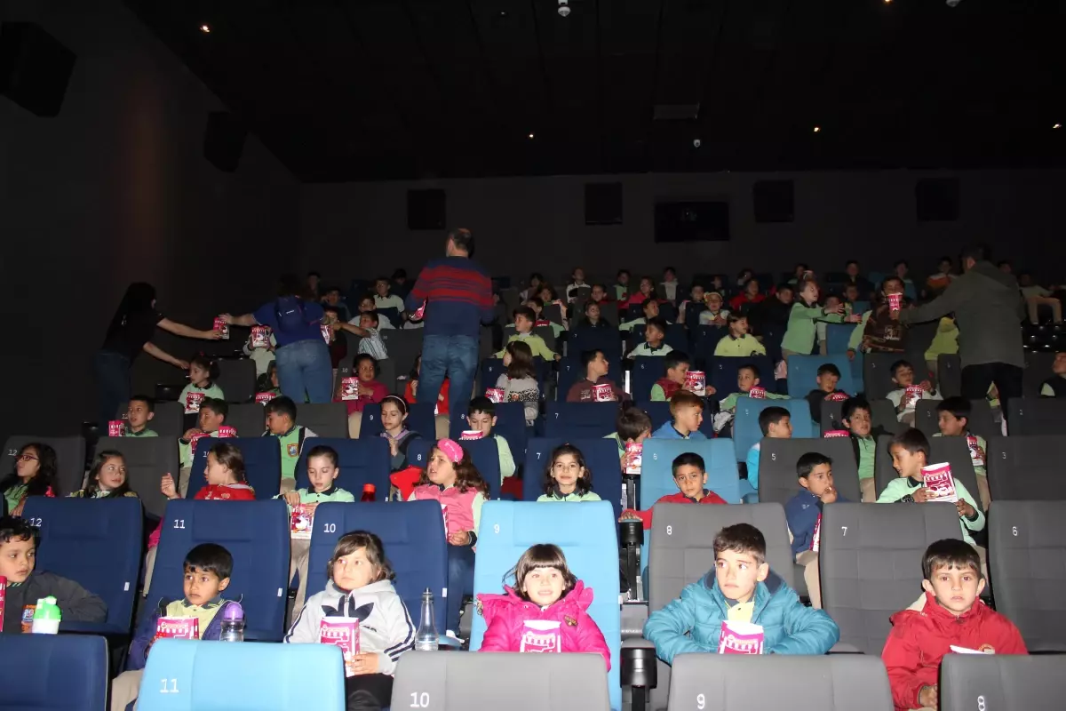 Çorumlu Çocuklar İlk Sinema Deneyimi Yaşadı