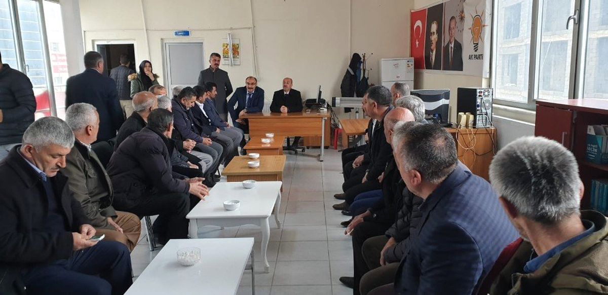 Çukurca\'nın AK Parti\'li Başkanı Tebrikleri Kabul Etti