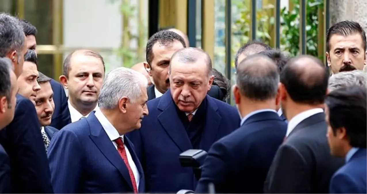 Dolmabahçe\'de 3,5 Saatlik Seçim Toplantısı! Erdoğan Kurmaylarıyla Buluştu